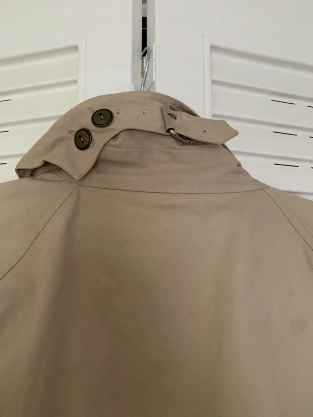 Calypso St. Barth Embroidered Beige Trench Coat with Floral Detail - Picture 13 of 15